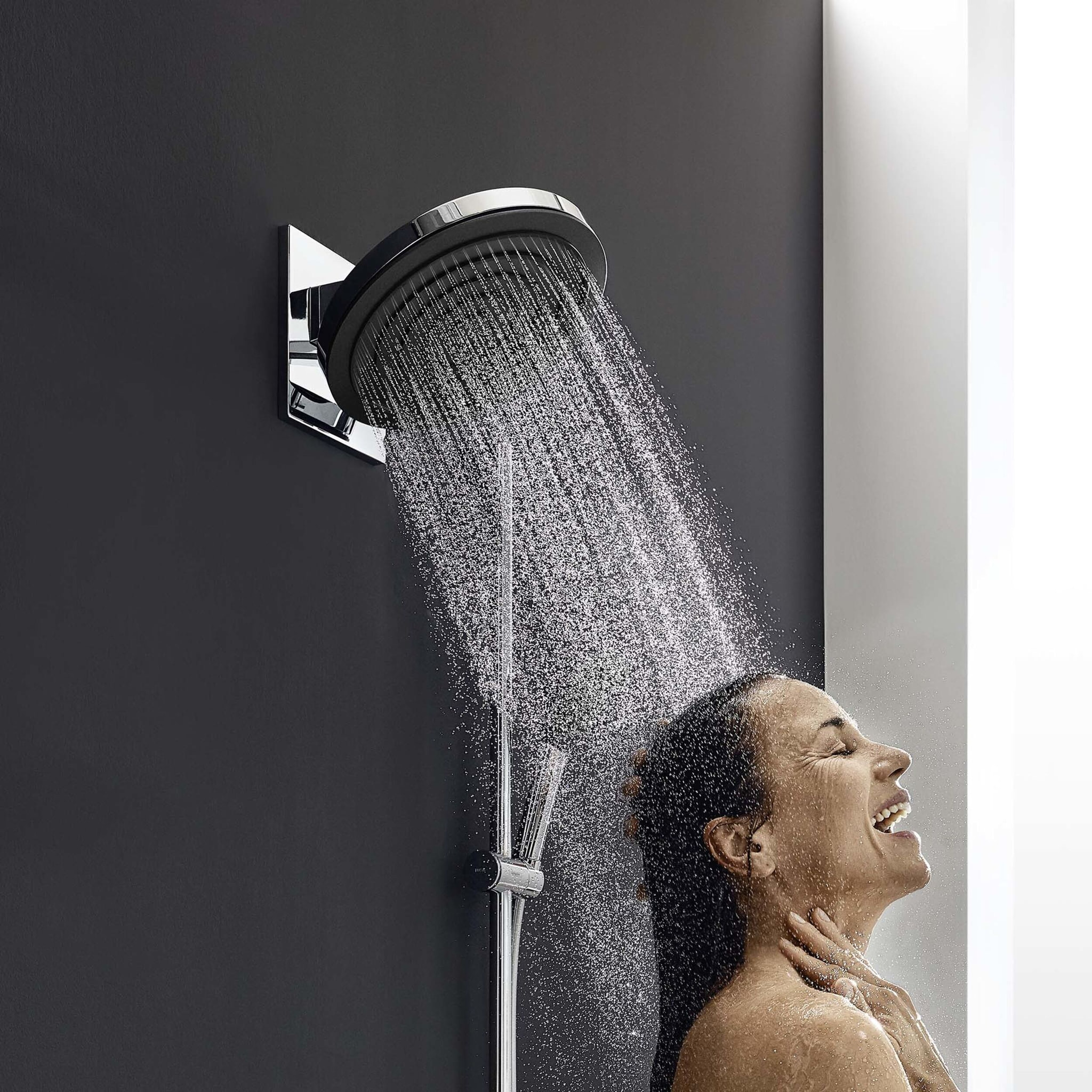 Bras mural pour douche de tête Pulsify, Chromé
