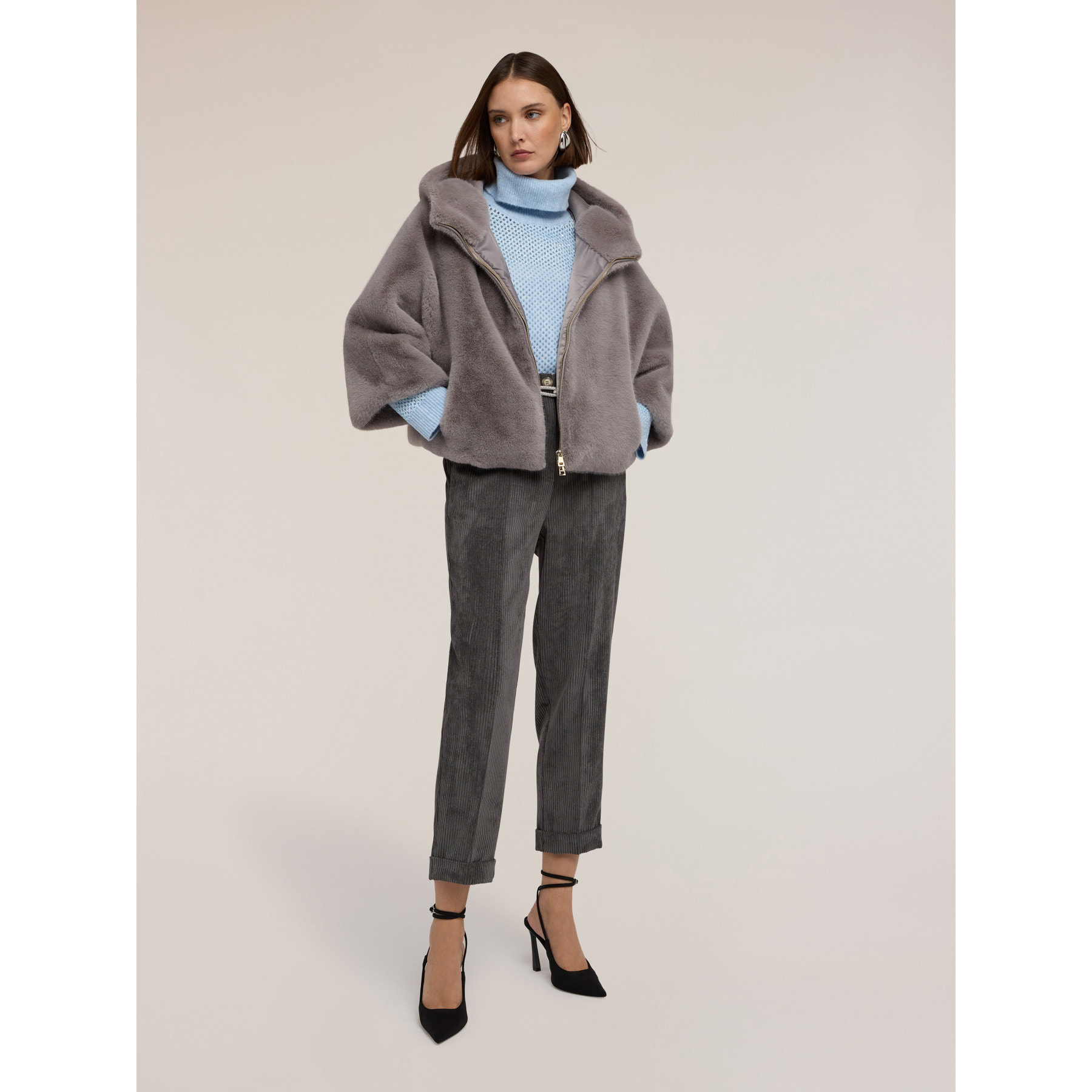 Motivi - Cappa con cappuccio effetto peluche - Grigio