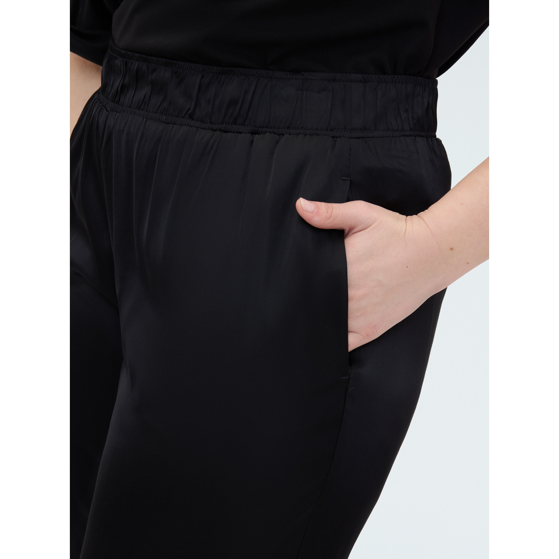 Fiorella Rubino - Joggers de raso elástico - Negro