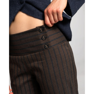 Pantalón de rayas marrón y gris con pernera ancha