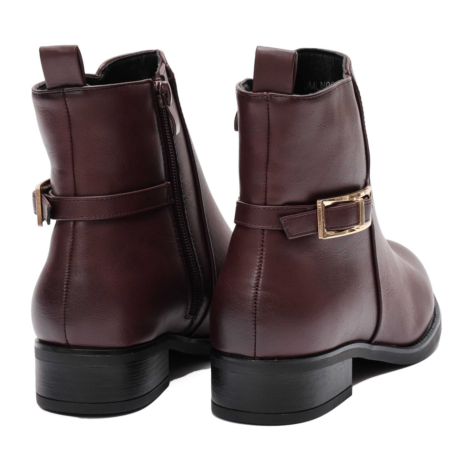 Stivaletti in simil pelle con fibbia dorata