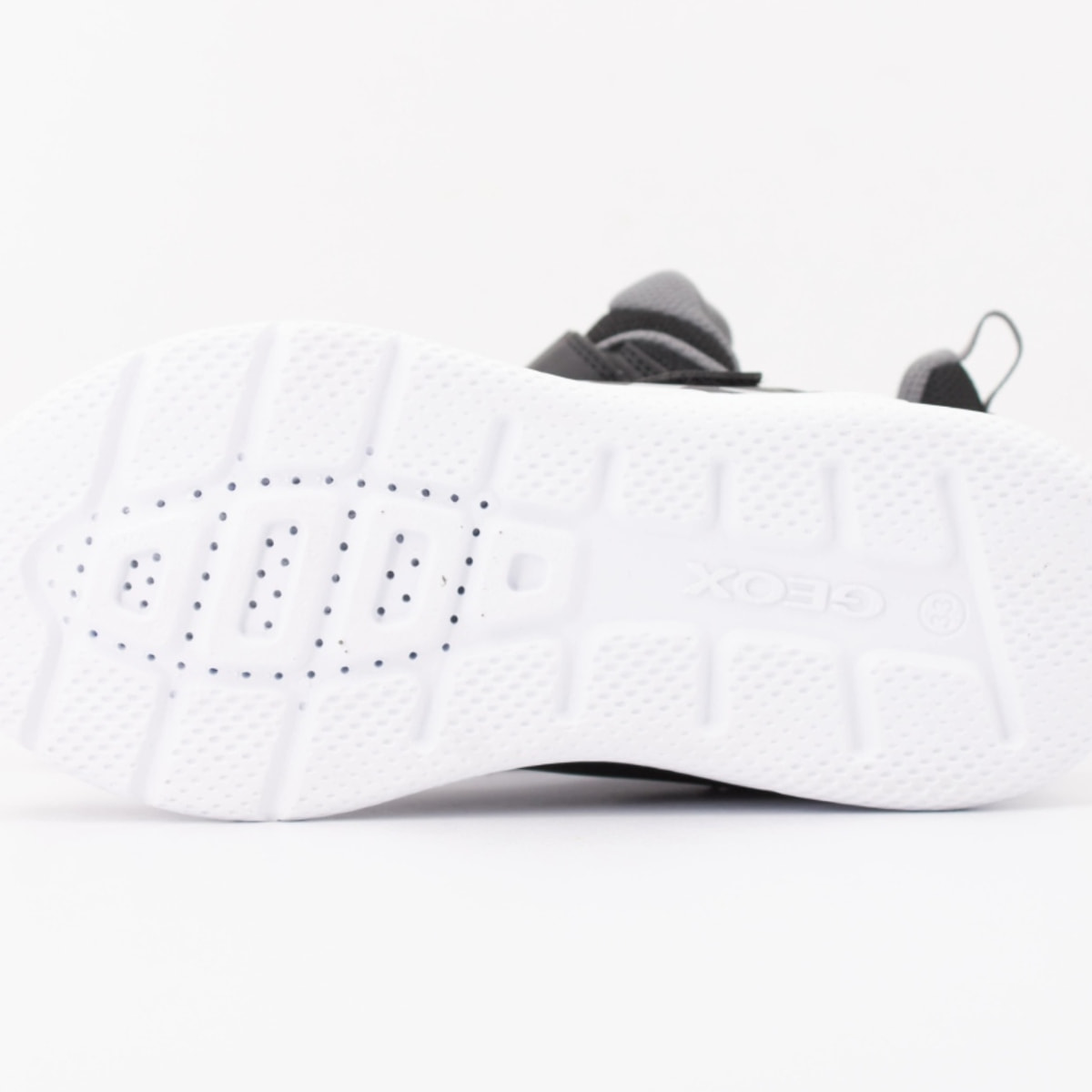 Zapatillas Niño de la marca GEOX  modelo J66GBE 0BC14 NEGRO