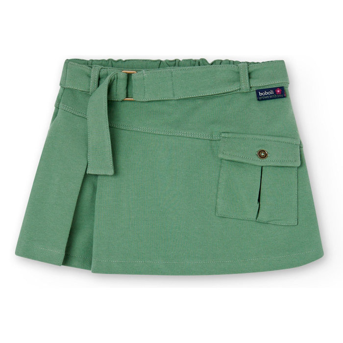Falda en verde con cinturón y bolsillo