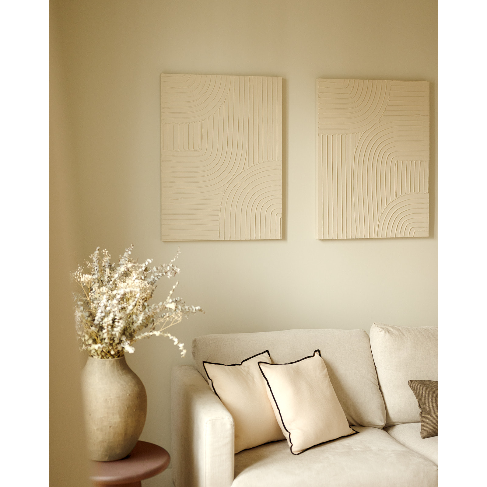 Tableau blanc décoratif sur coton avec cadre en bois peint à la main à la peinture à l'huile en différentes tailles