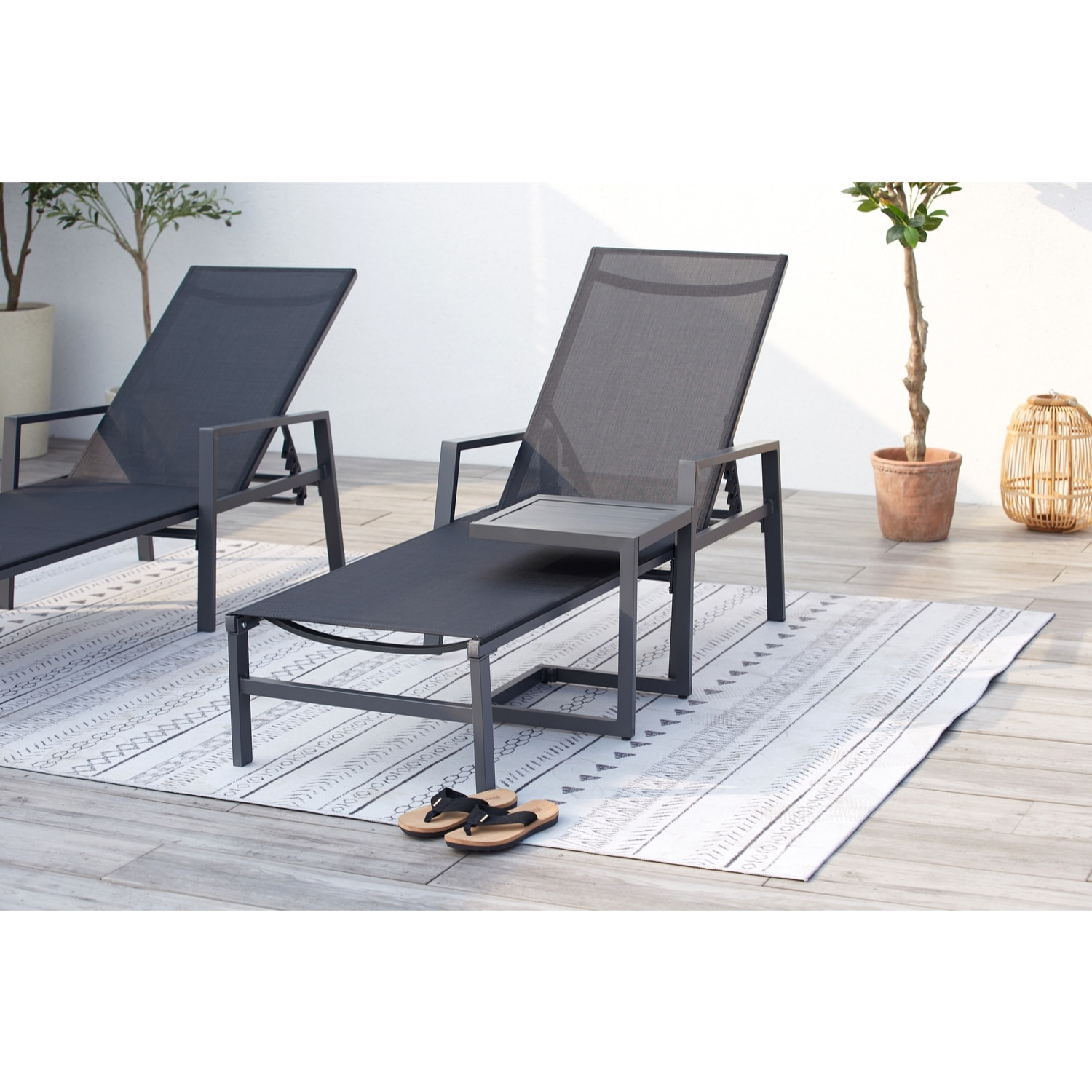 Lot de 2 transats et une table d'appoint noir SITGES