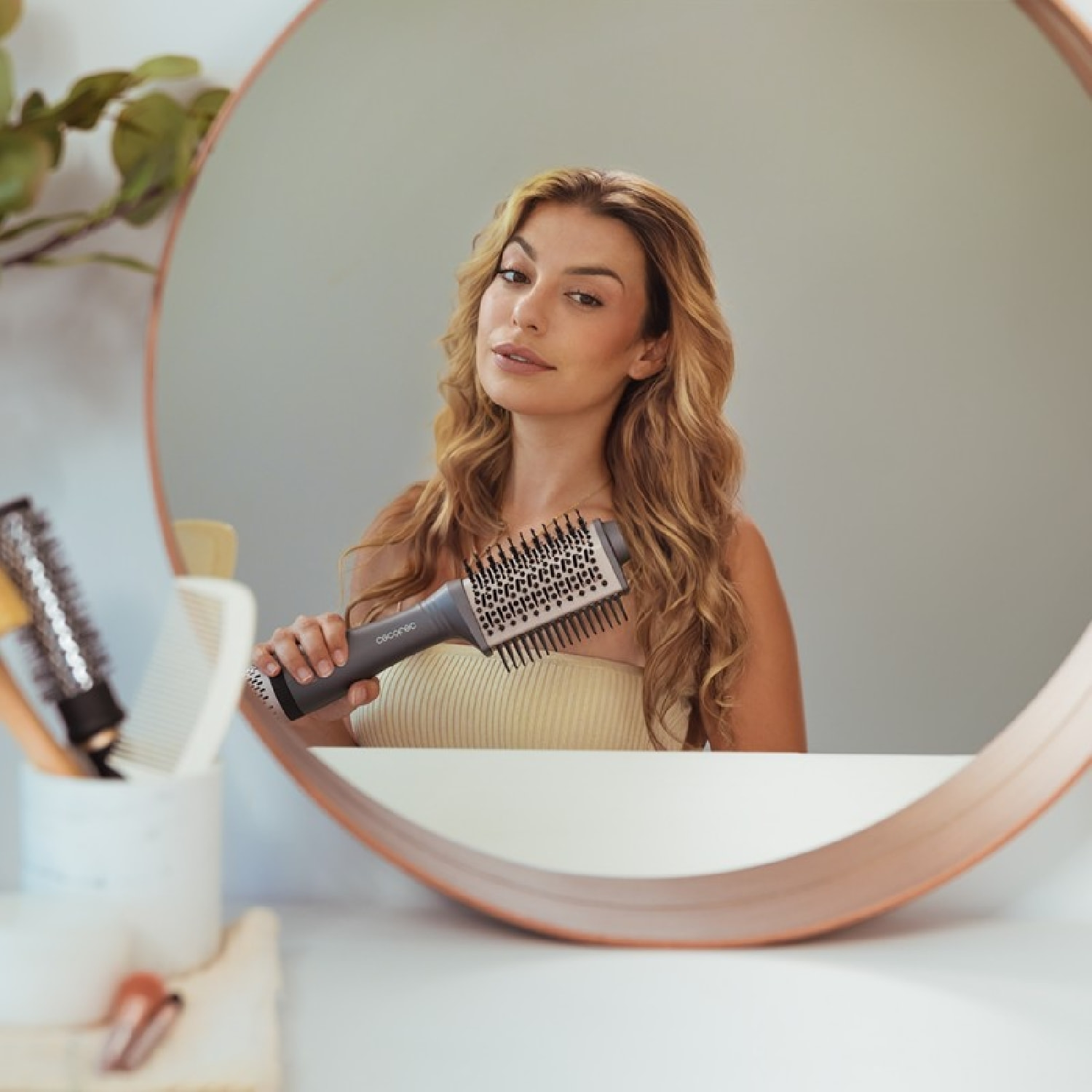 Cecotec Brosse soufflante CeramicCare Unique Triangle