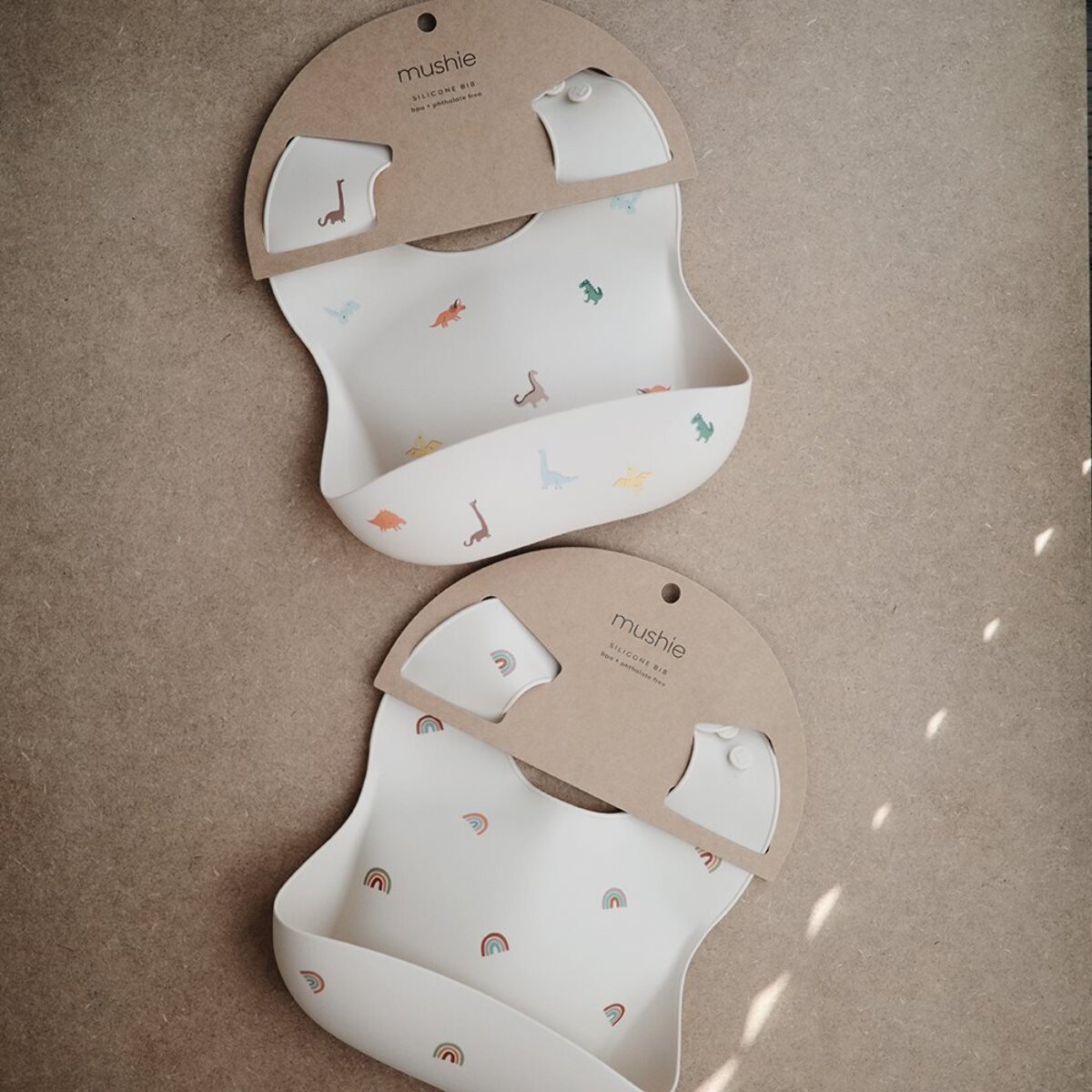 Mushie Babero Silicona Print