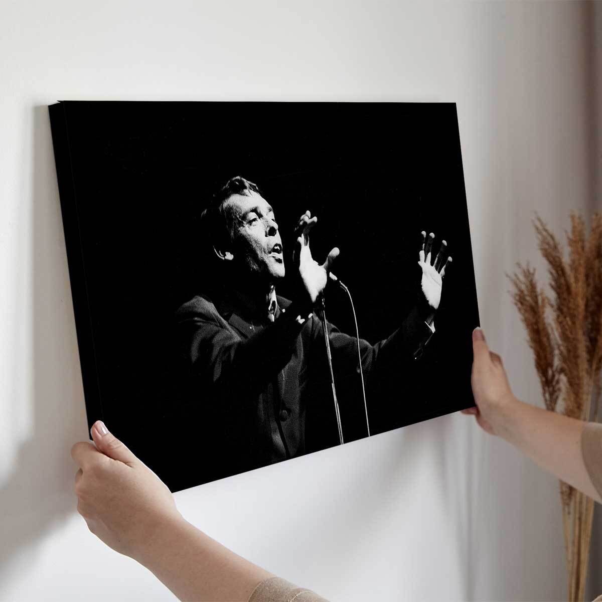Tableau chanteur Photo de Jacques Brel à l'Olympia en 1966 Toile imprimée