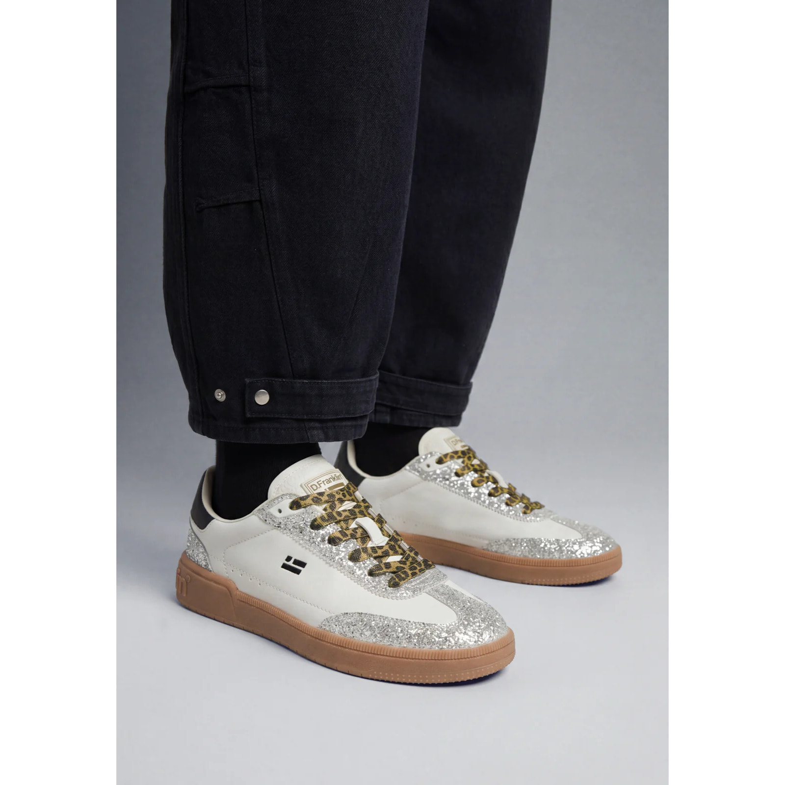 Zapatillas Bajas de Mujer Rebel Plata / Blanco