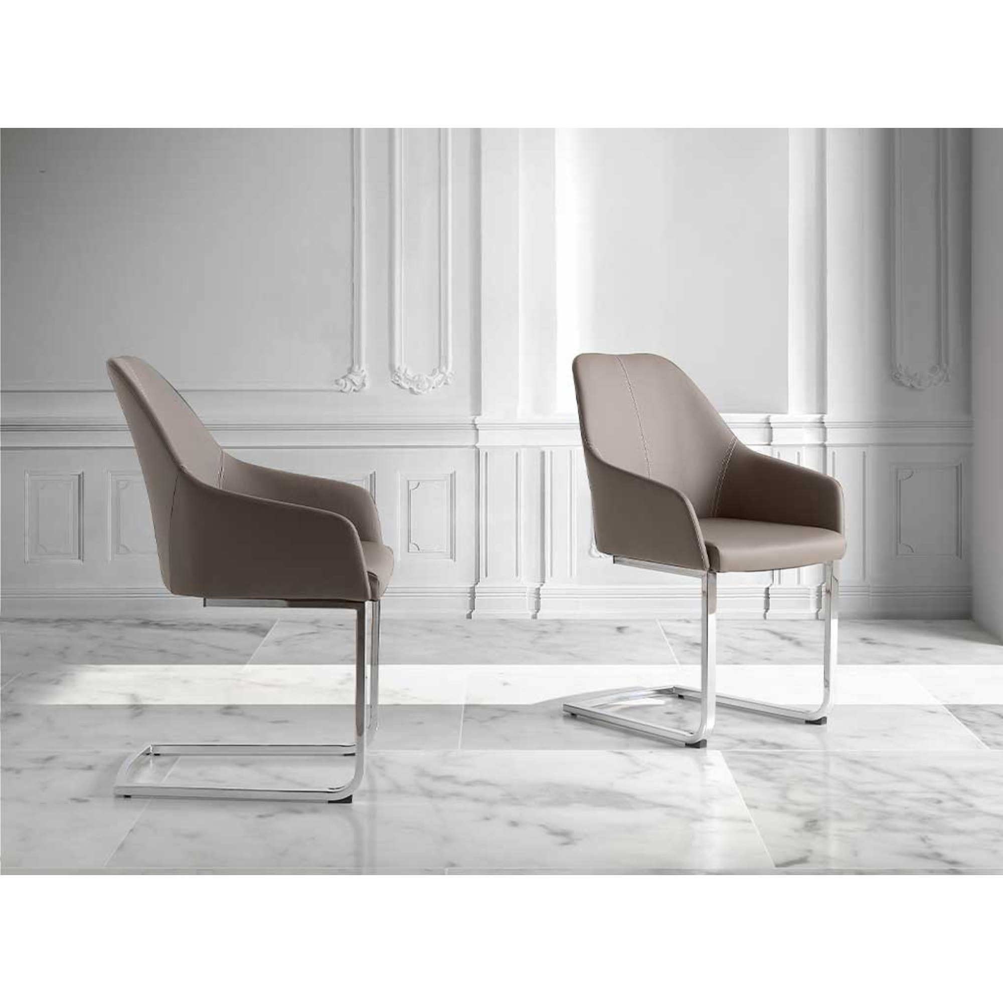 Set de 2 sillas – Polipiel topo y estructura cromada