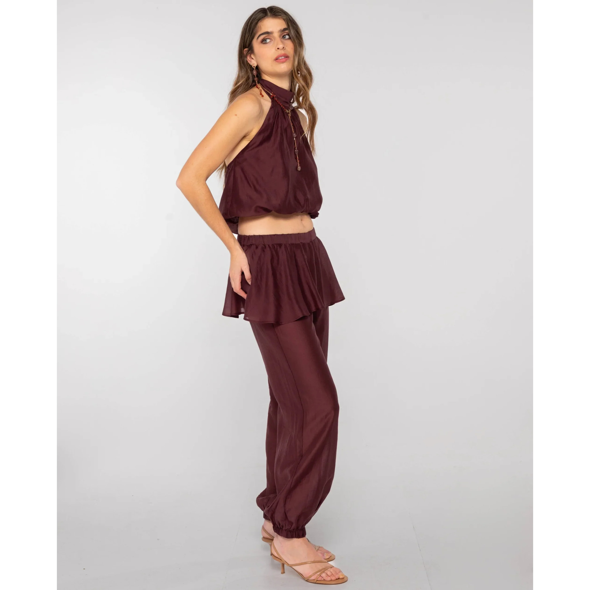 Pantalón recto efecto bombacho de mujer con sobrefalda y cintura elástica