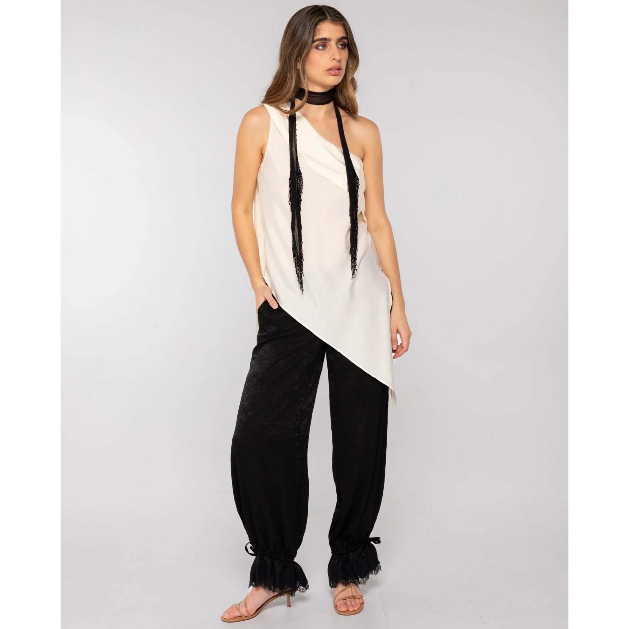 BLUSA OUT OF REACH · CRUDO
