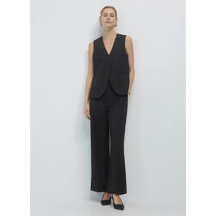 Gilet gessato con abbottonatura alta