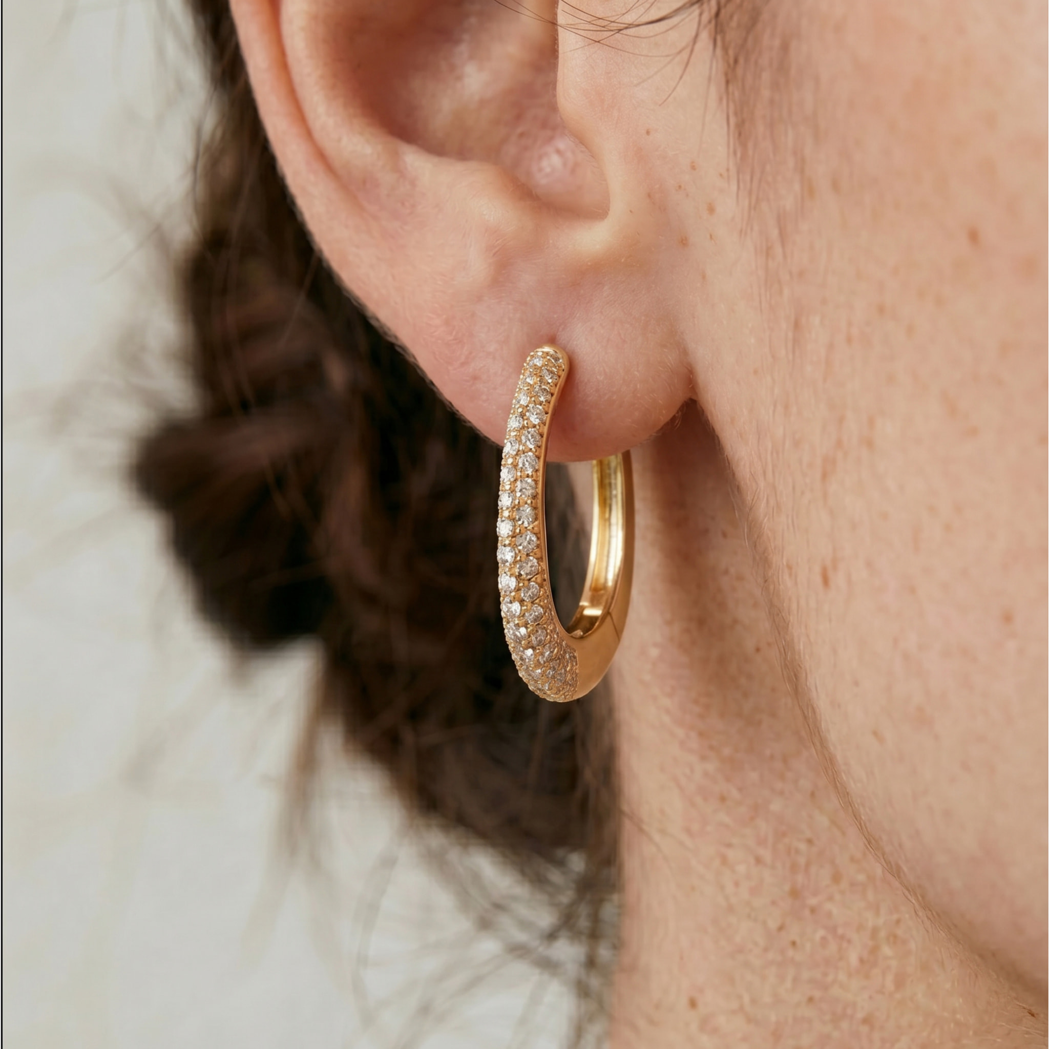 Pendientes Irian acabado oro amarillo 18k