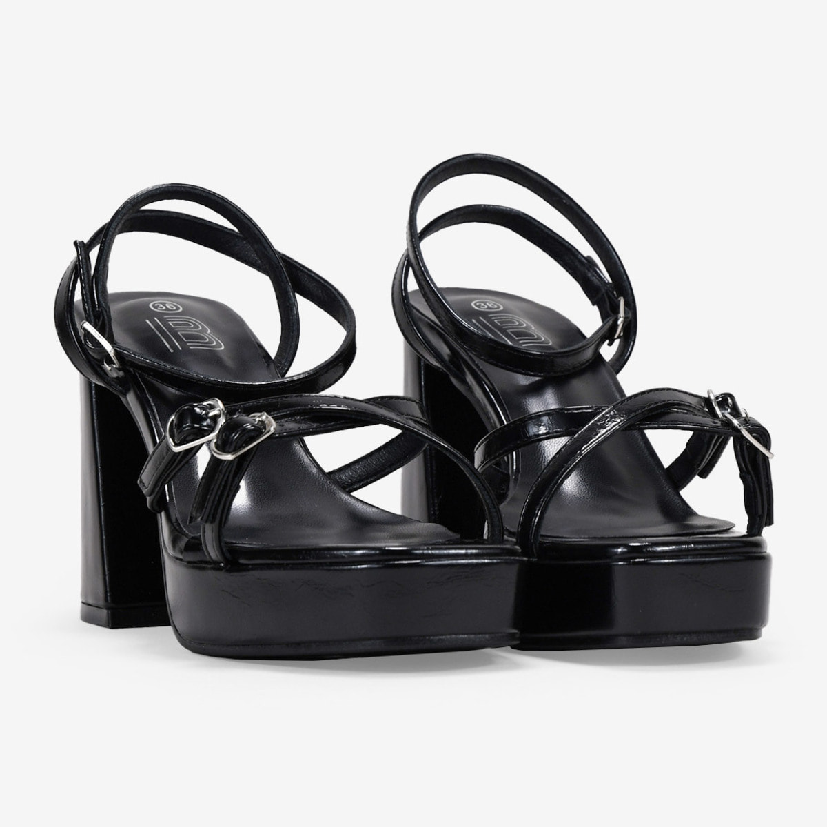 Sandalias de tacón negras con hebillas