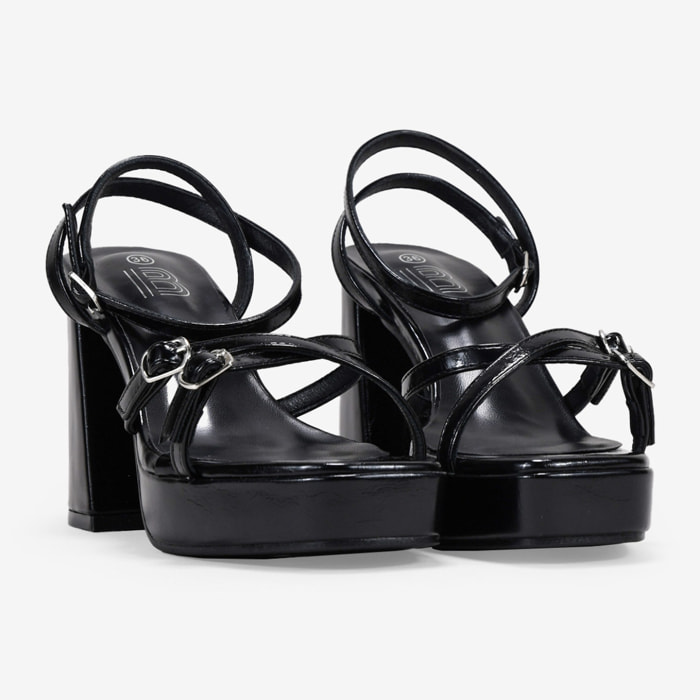 Sandalias de tacón negras con hebillas