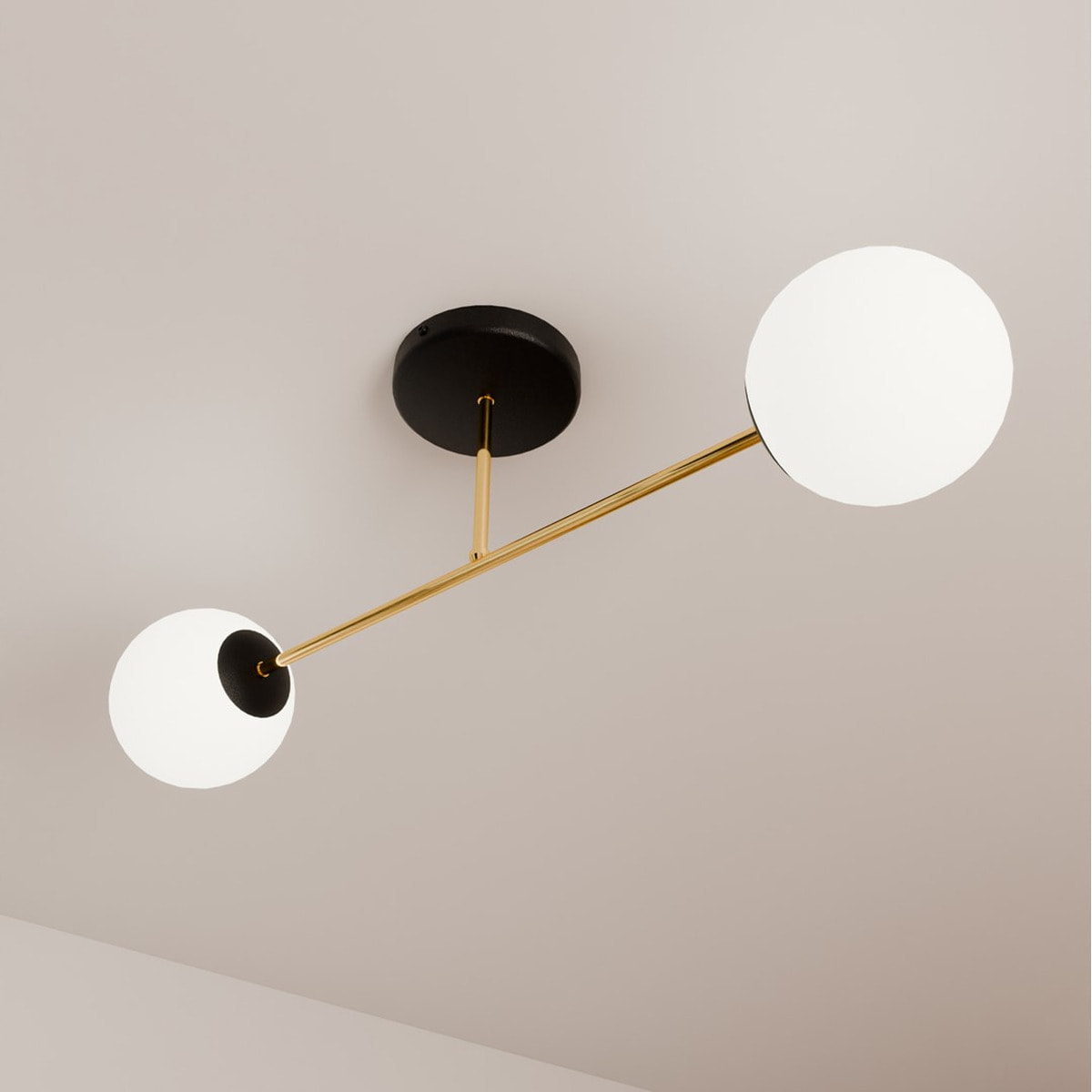 Lampada a sospensione MAGNUM in oro e vetro opalino