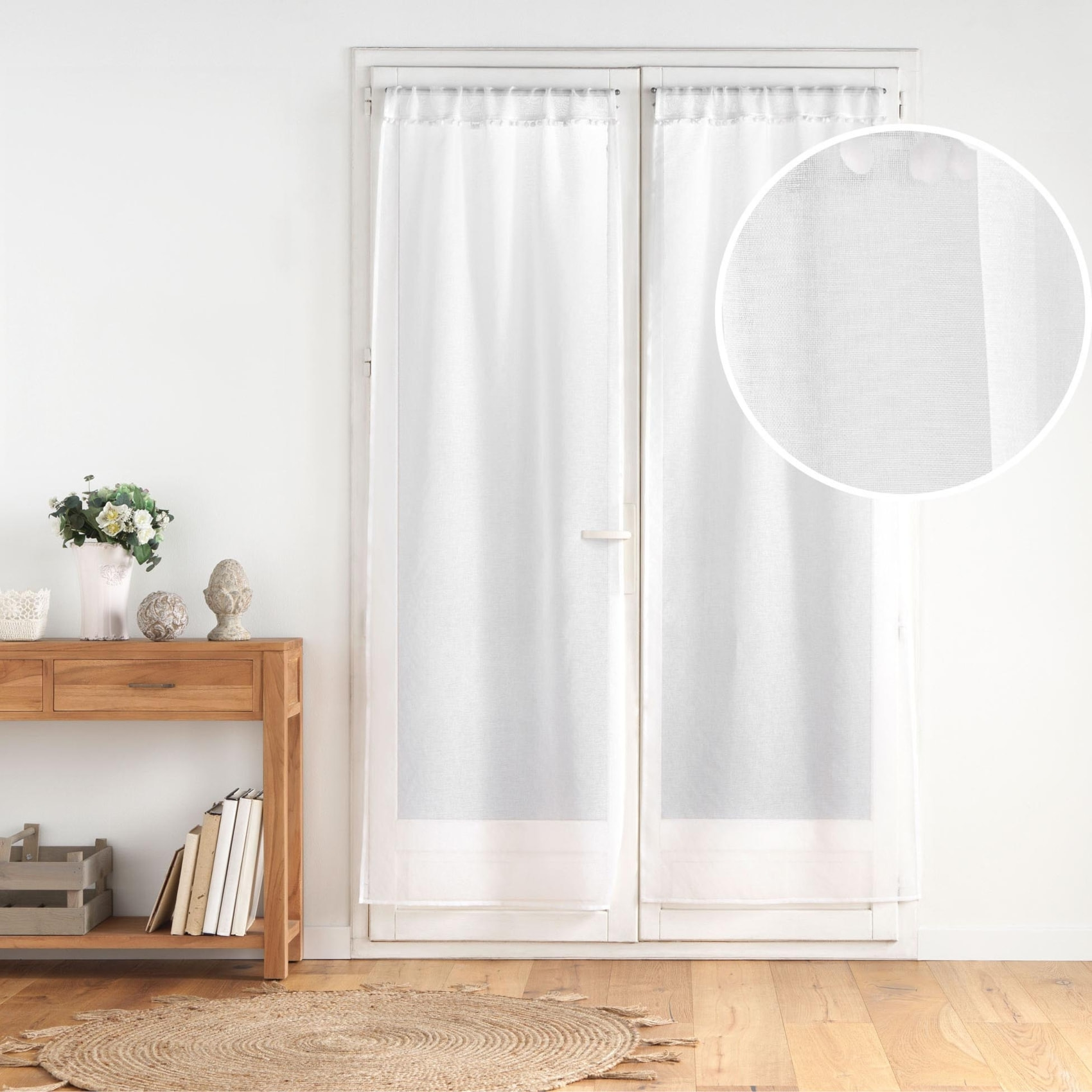 Paire de voilages passe-tringle en voile sablé avec finitions pompons - Blanc