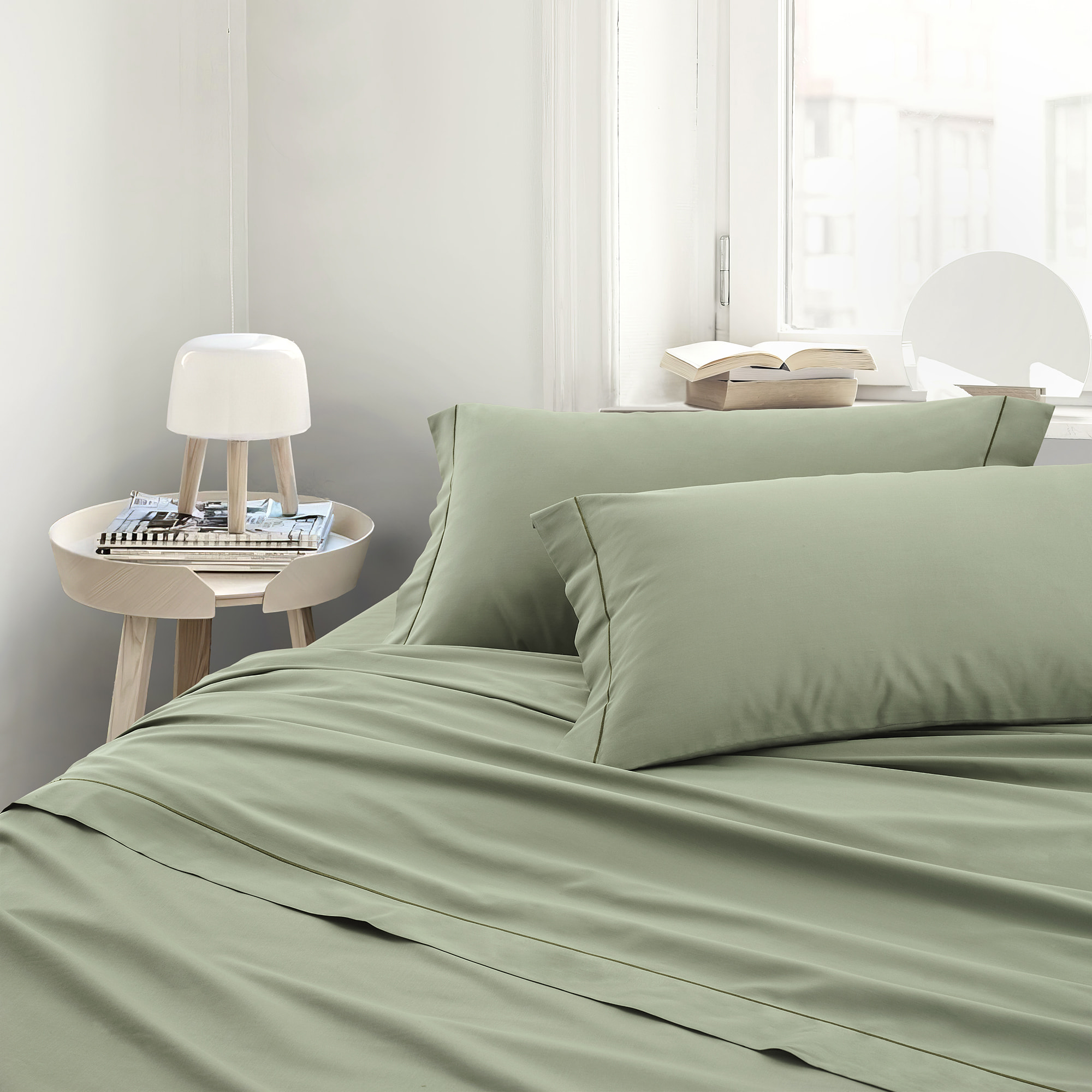 Completo letto in raso tinta unita salvia 100% cotone