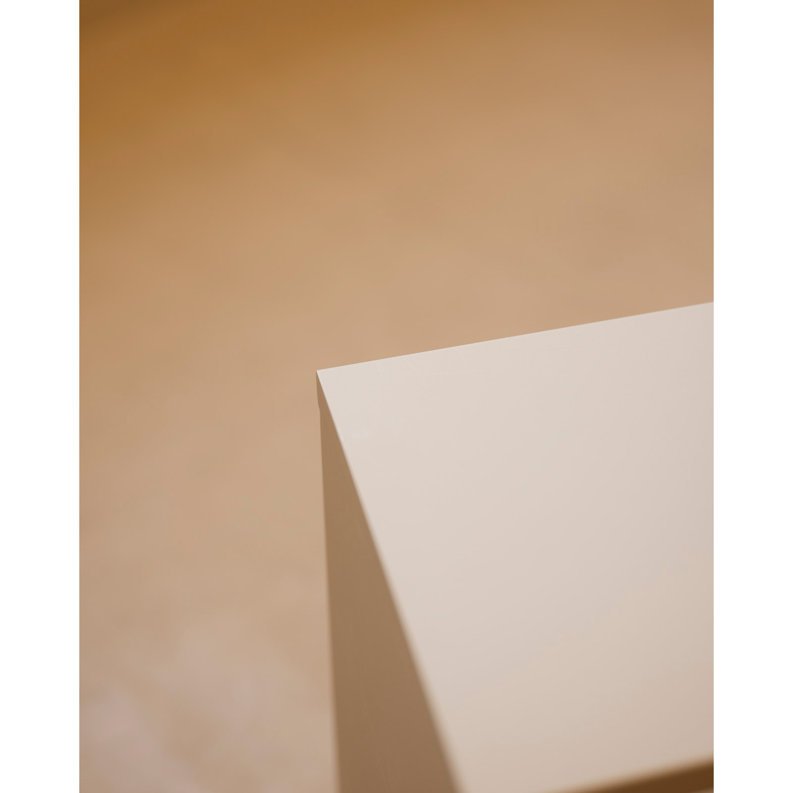 Estanteria de madera lacada en tono beige Alto: 38 Largo: 40 Ancho: 20