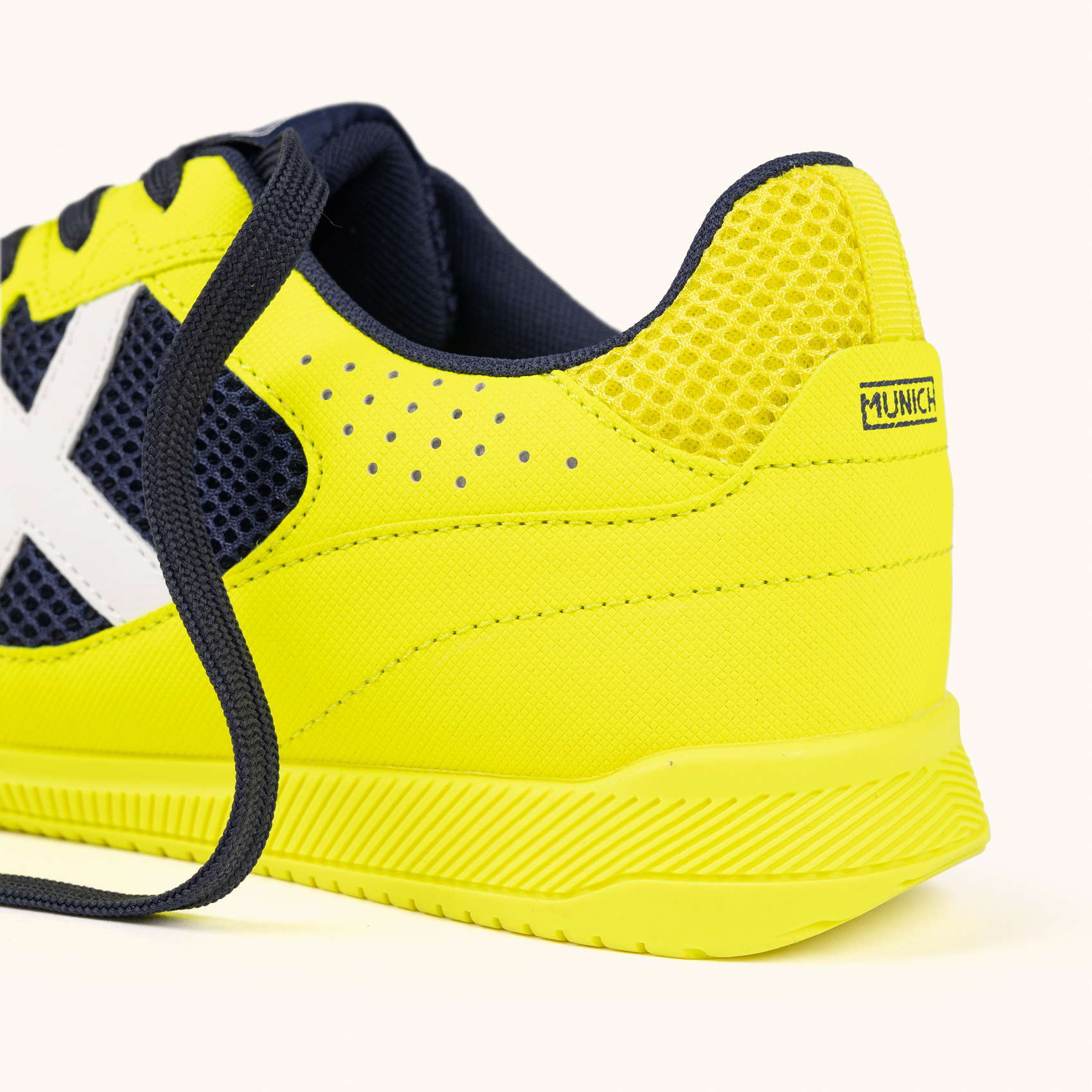 MUNICH DEBUT 07 Zapatillas de Fútbol Sala Profesionales Amarillo Flúor y Marino