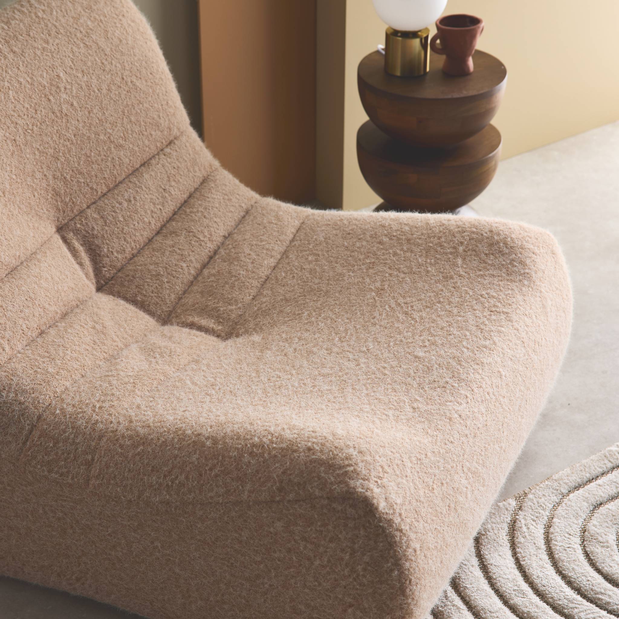 Chauffeuse tissu effet alpaca 1 place. beige. style contemporain. L 91 x P 105 x H 72cm