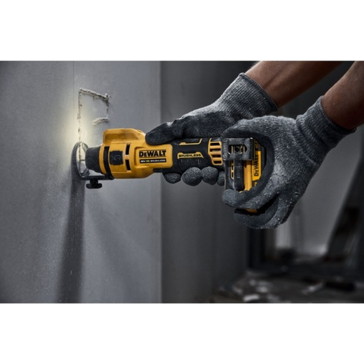 Fraiseuse pour plaques de plâtre DEWALT XR 18V - Sans batterie, ni chargeur - DCE555N-XJ