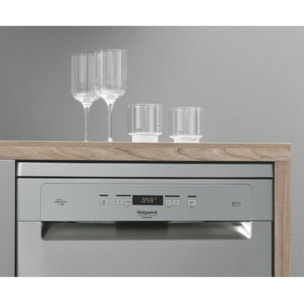 Lave vaisselle 60 cm HOTPOINT HFC3C32WX