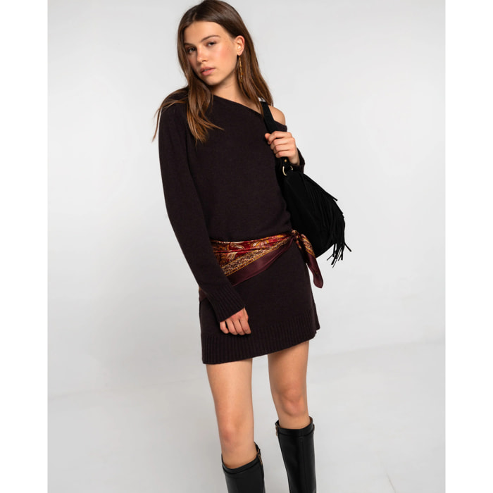 Vestido de punto elástico con flecos y corte ajustado