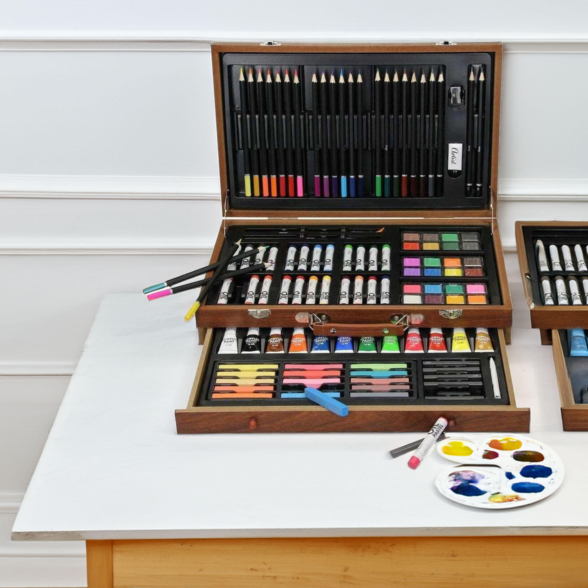 Set de arte de pintura en caja de madera con 112 piezas 37,5x8x23,5cm