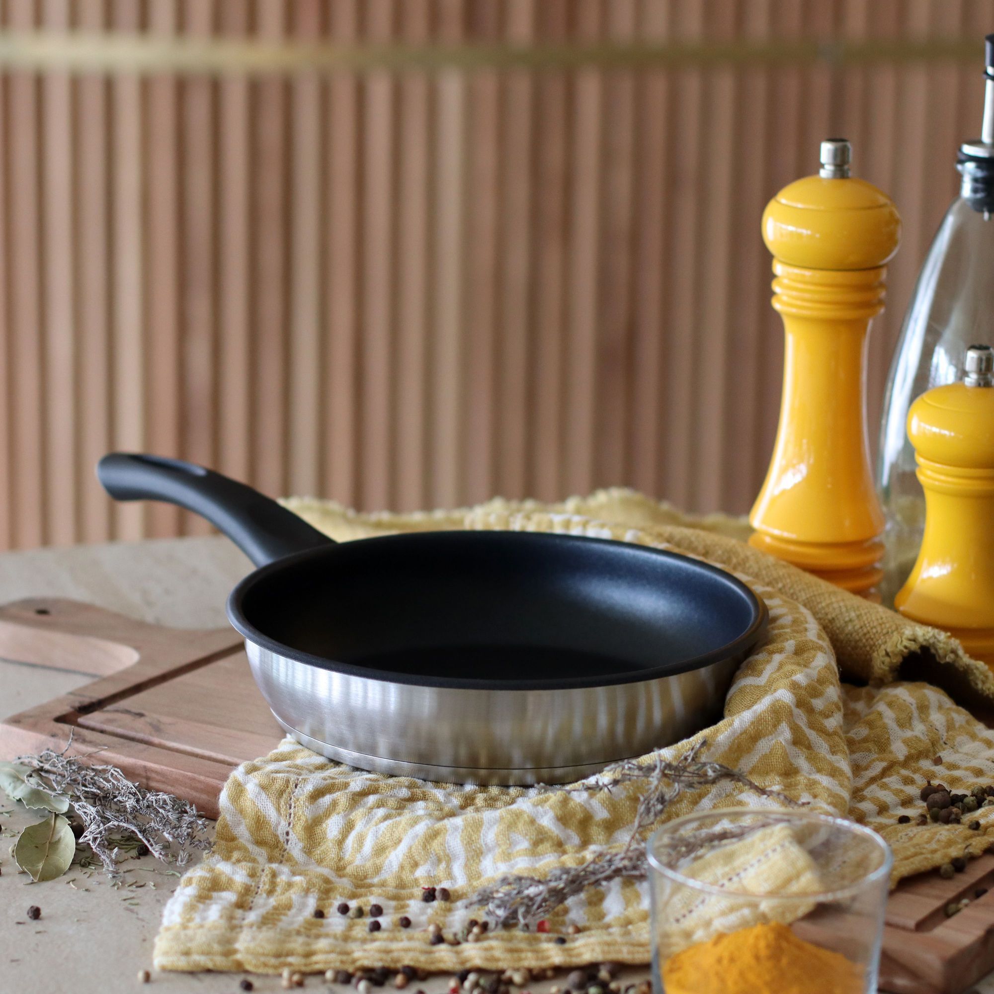 Poêle antiadhésive en acier inoxydable 20cm - tous feux FIRST