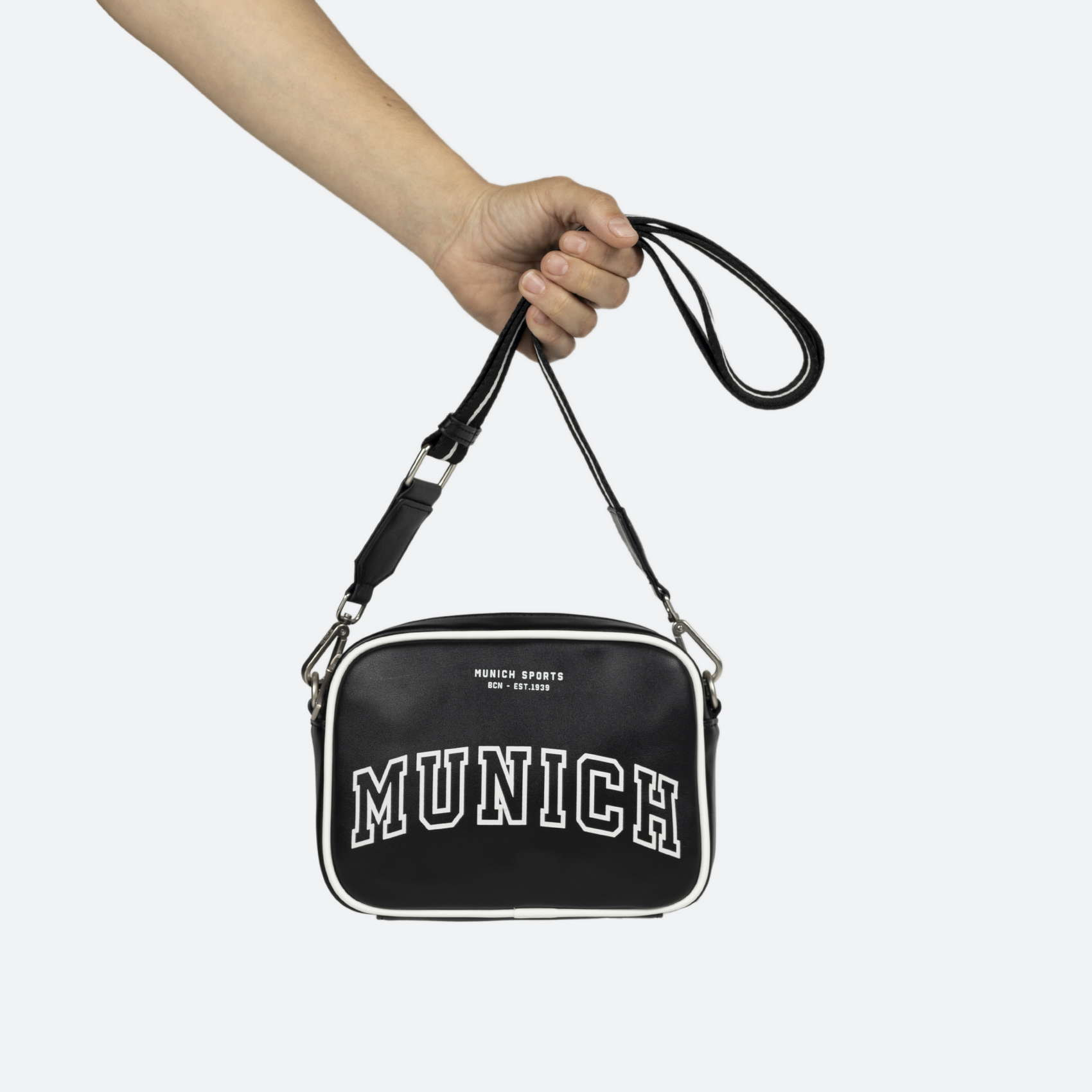 COURT CROSSBODY CAMERA C/BLACK