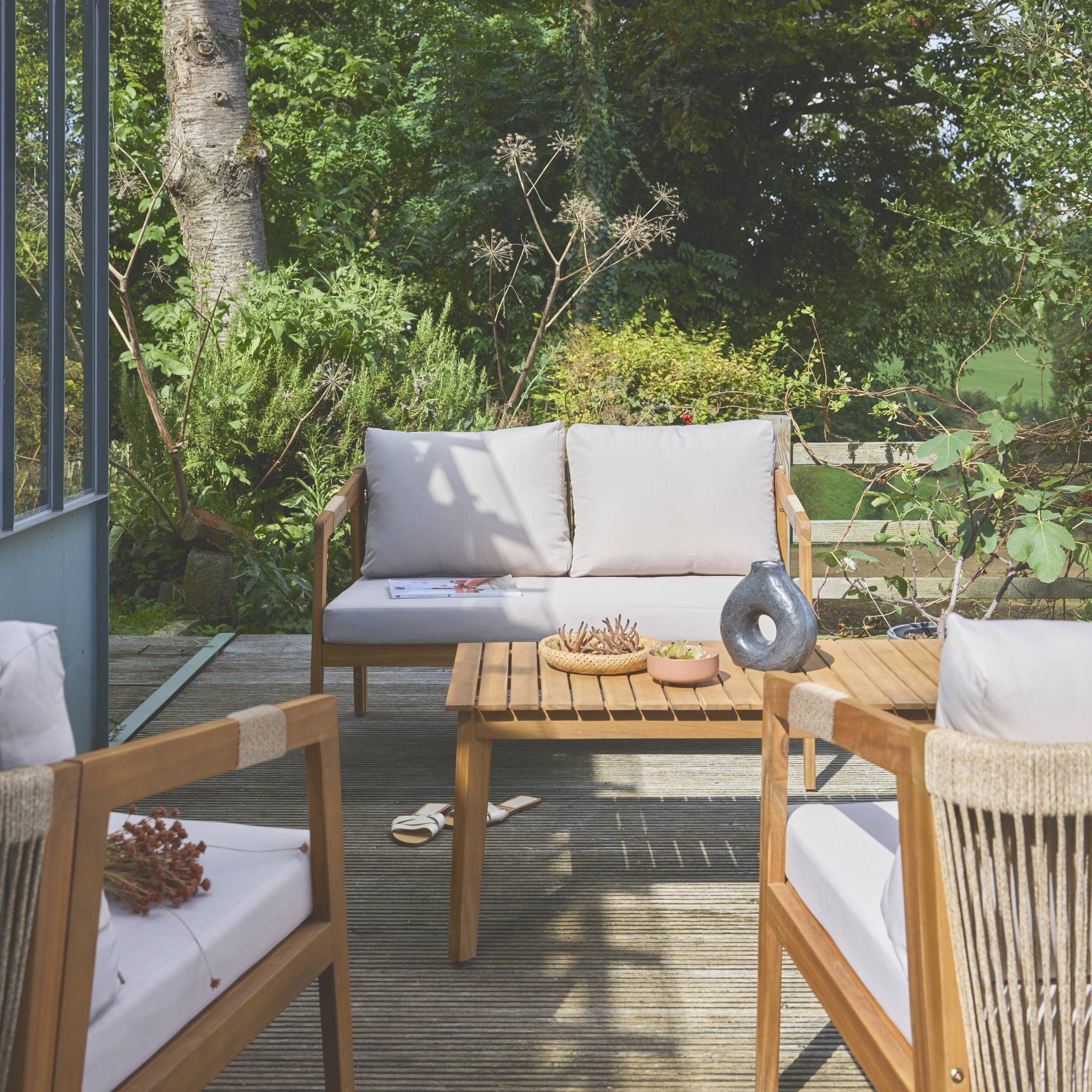 Salon de jardin en acacia 4 places beige avec cordes LOBERIA. table rectangulaire