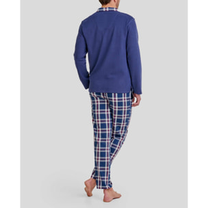 Pijama hombre parte superior tejido liso, abierto con cremallera, manga larga y pantalón largo estampado y bolsillos laterales