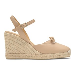 Alpargata Cyra cuña de yute en napa con lazito decorativo