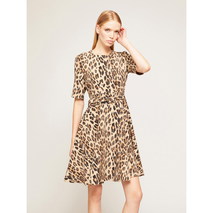 Motivi - Vestido corto con cinturón con estampado animalier - Beige