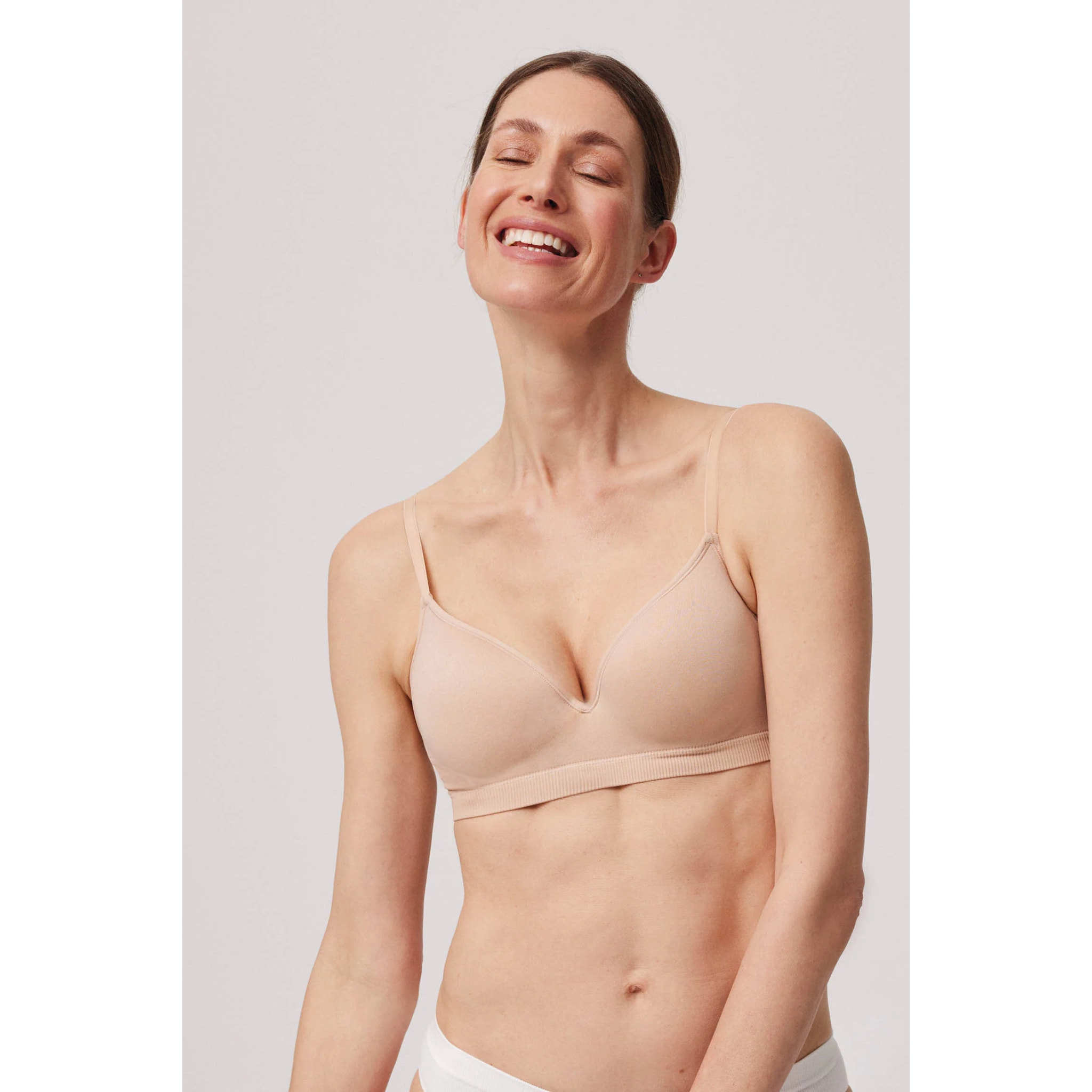 Reggiseno push-up con finiture nude invisibili, coppe B e C