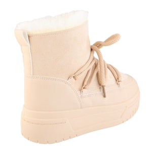 Stivaletti in simil camoscio imbottiti con stringhe