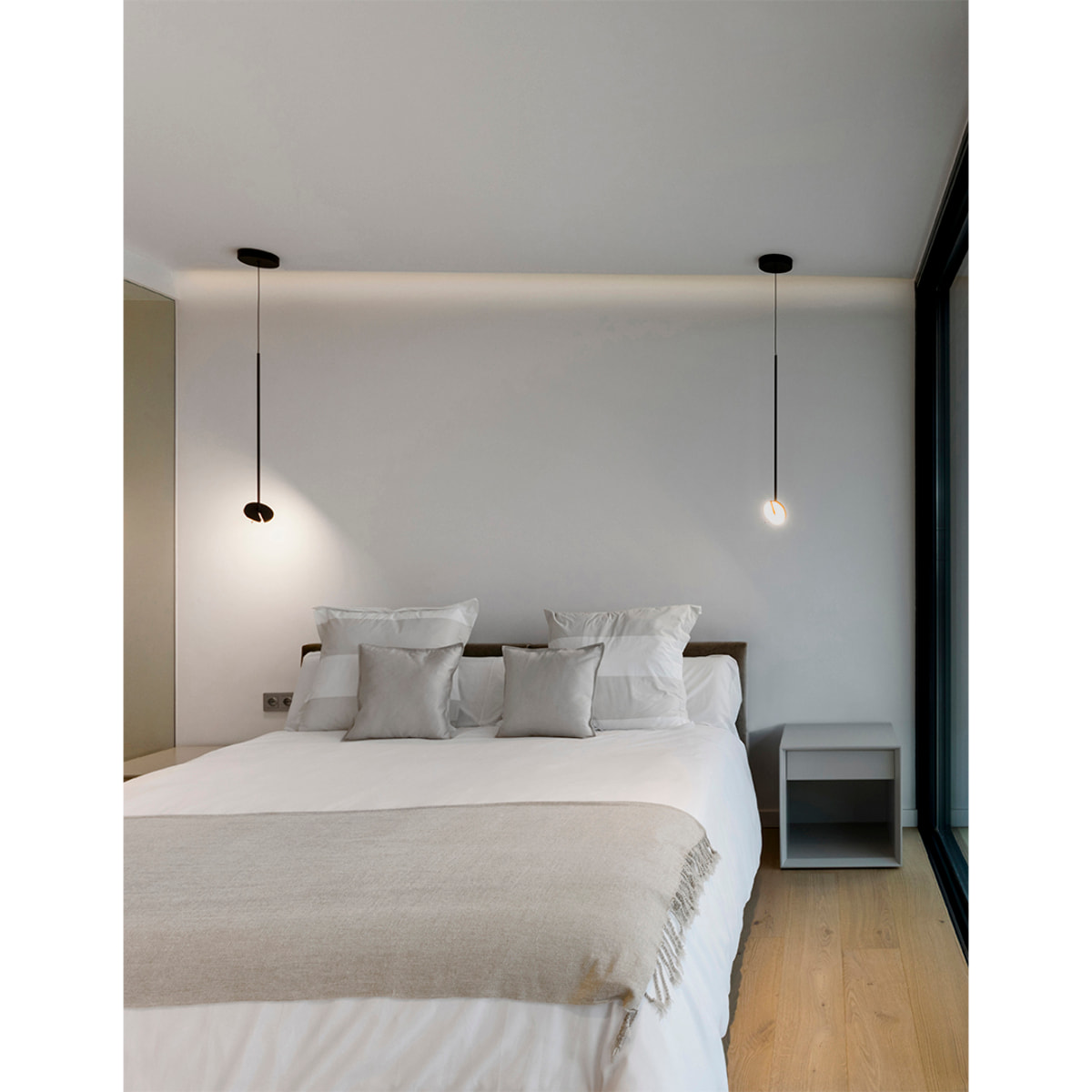 LEDS C4 Colgante Invisible Single Fixed LED 10.5 Blanco cálido - 3000K PHASE CUT Negro 550lm