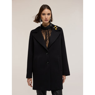 Motivi - Abrigo en scuba con broche joya - Negro