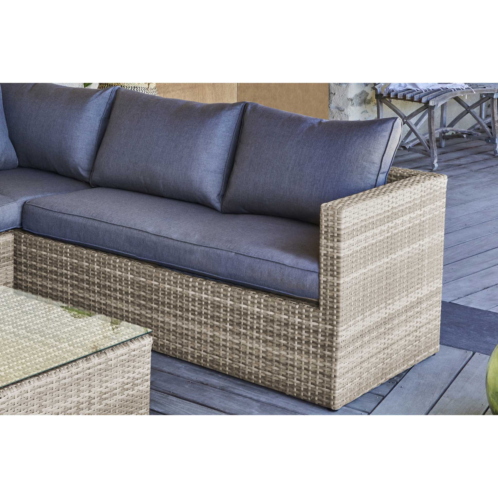 BAVARO - Salon de jardin 5 places en résine tressée miel