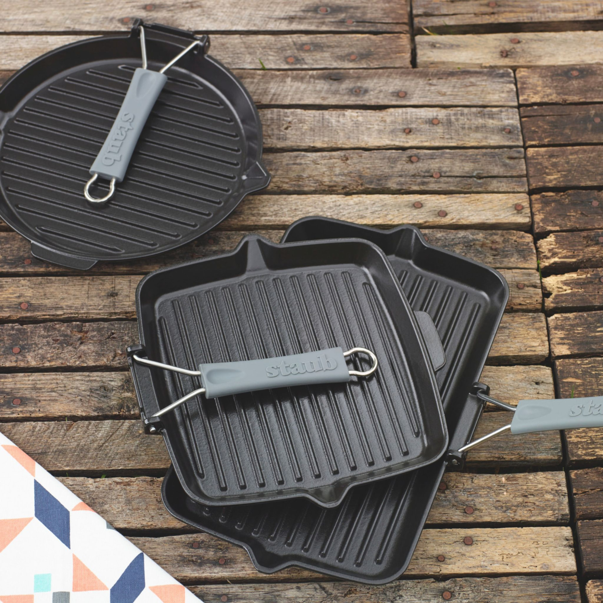 Gril en Fonte Staub, Rectangulaire, 34x21 cm, manche silicone, Noir Mat