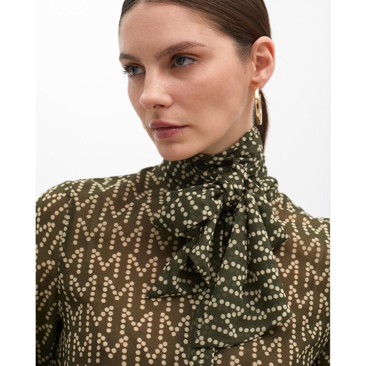 Camicia con logo e fiocco al collo