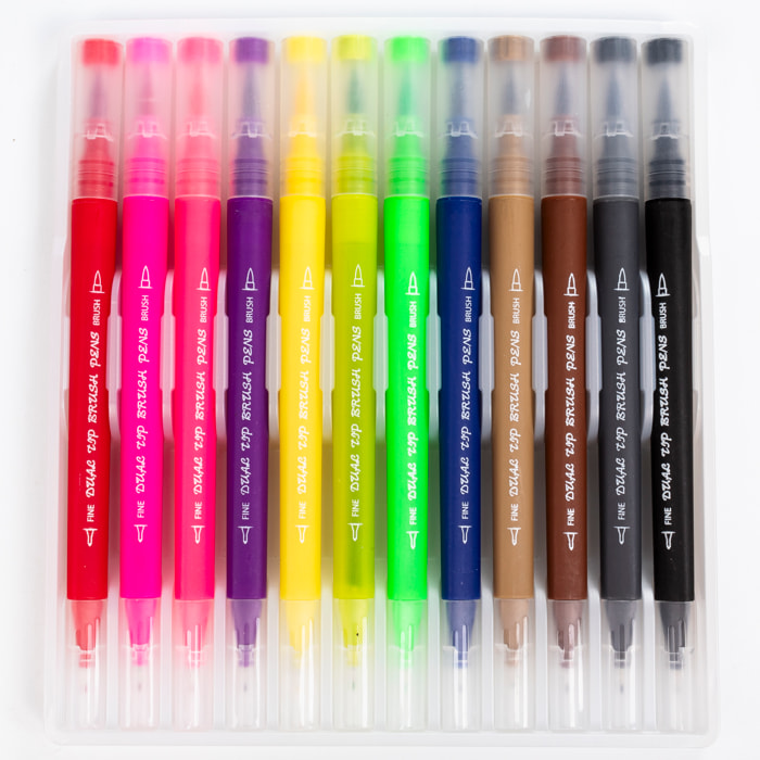 Set 12 Rotuladores color doble punta, punta fina 0,4 mms y punta pincel acuarelable profesional. Forma triángular ergonómica para lettering, caligrafía, ilustraciones…