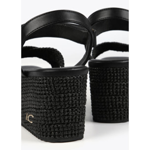 Sandali con plateau dettagli in metallo