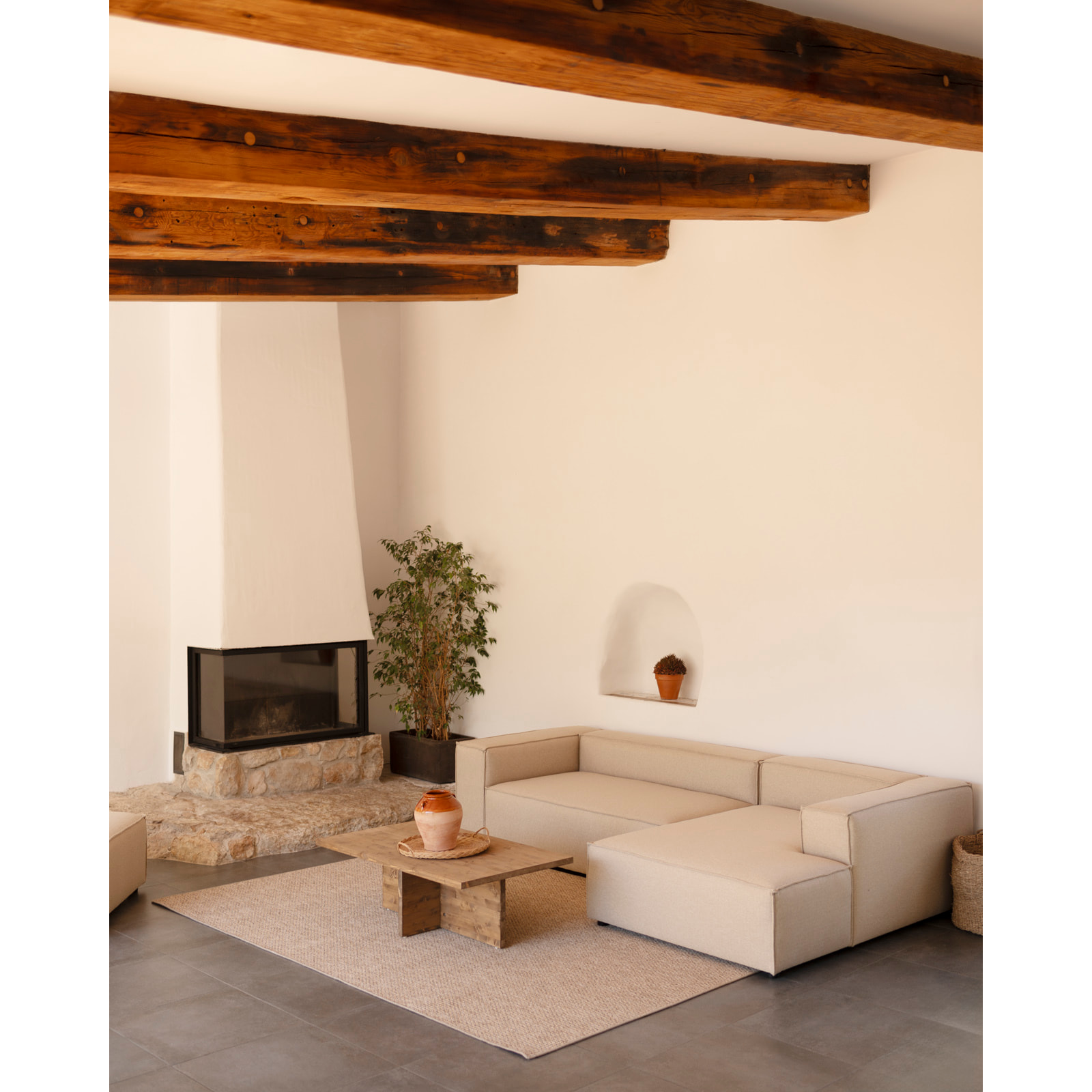 Table basse en bois massif ton chêne foncé de 120x70cm Hauteur: 40 Longueur: 120 Largeur: 70