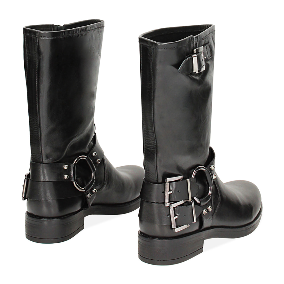 Biker negro de piel bajas