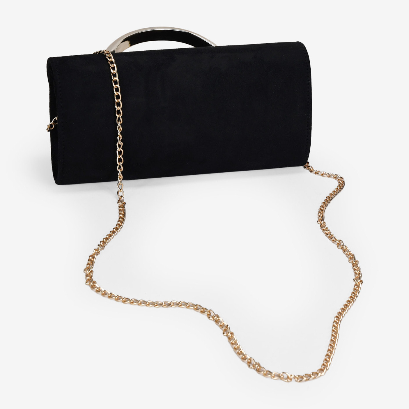 Bolso clutch negro con asa de metal