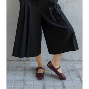 Bailarinas planas burdeos con tachas y hebilla
