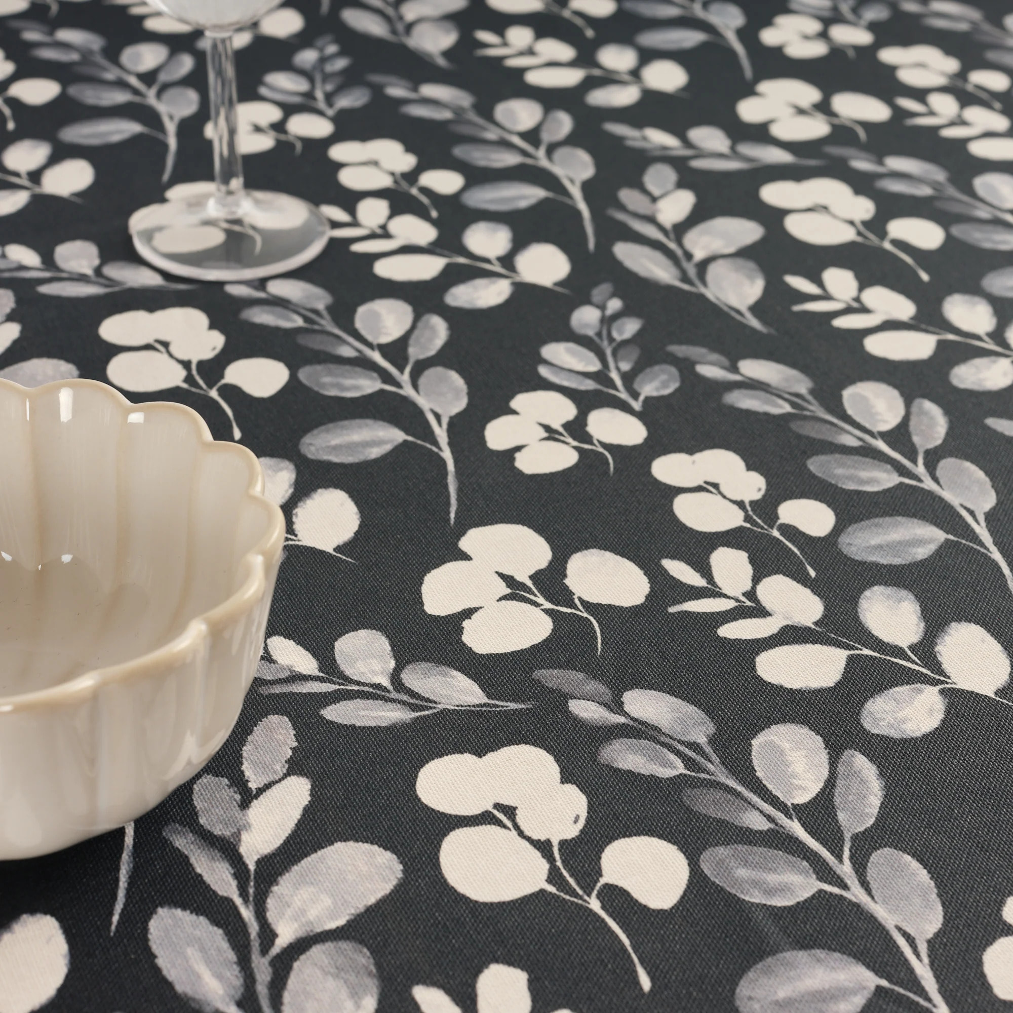 Nappe en résine anti-taches Okra 5